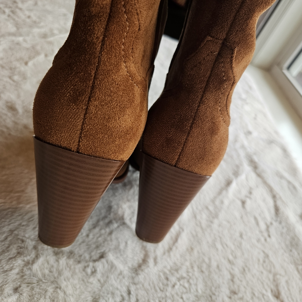 Brown Suede Western Boots - Picture 4 of 7